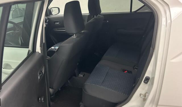 Suzuki IGNIS 1.2 Smart Hybrid Style Stoelverwarming/Achteruitrijcamera.