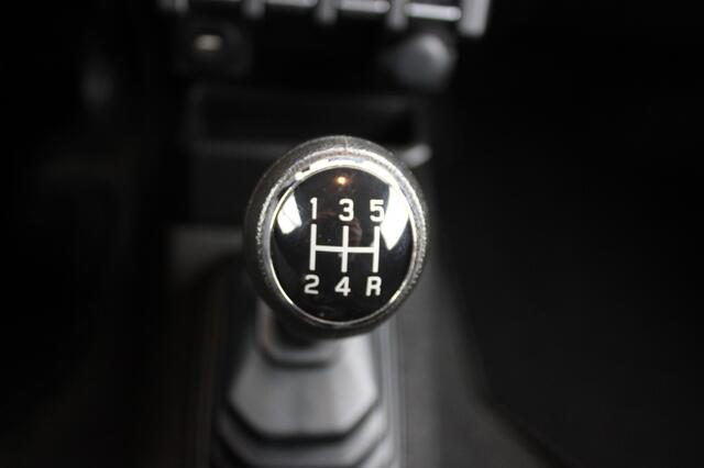 Suzuki JIMNY 1.5 Stijl | 4 Persoons | Navigatie | Stoelverwarming | Clima