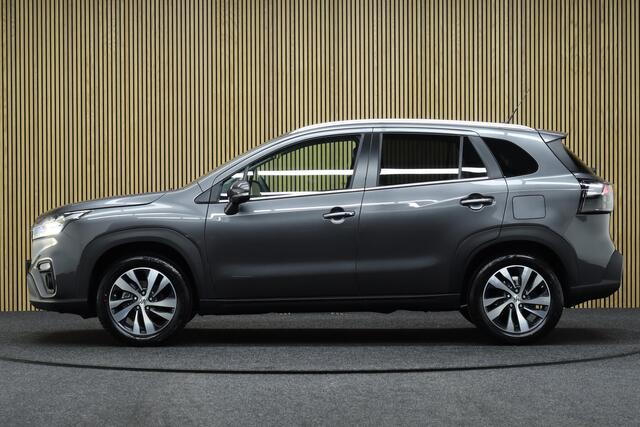 Suzuki S-Cross 1.5 Hybrid Automaat Style | ¤ 3.100,- Demo voordeel! | Adaptive-cruise | Panoramadak | 360 Camera | Parkeerhulp | Leder | Navigatie | Dodehoekdetectie
