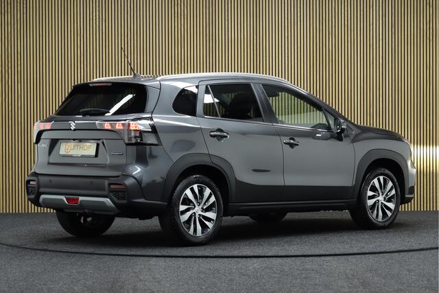 Suzuki S-Cross 1.5 Hybrid Automaat Style | ¤ 3.100,- Demo voordeel! | Adaptive-cruise | Panoramadak | 360 Camera | Parkeerhulp | Leder | Navigatie | Dodehoekdetectie