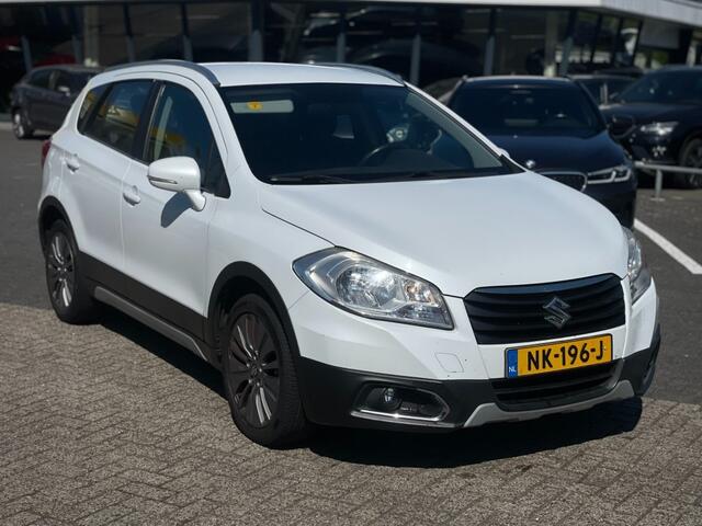 Suzuki S-Cross 1.6 EXCLUSIVE TREKHAAK CRUISE ECC