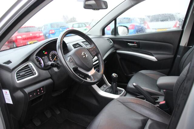 Suzuki S-Cross 1.0 Boosterjet High Executive/Stijl | Trekhaak | Leer |