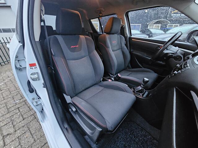 Suzuki SWIFT 1.6 Sport XENON|KEY LESSGO|CRUISE CONTROL|ECC/AIRCO|BLUE TOOTH TELEFONIE|USB|STOELVERWARMING|17 INCH Maandag tot Vrijdag geopend van 09.00 uur tot 20.00 uur en Zaterdag van 09.00 tot 18.00 uur