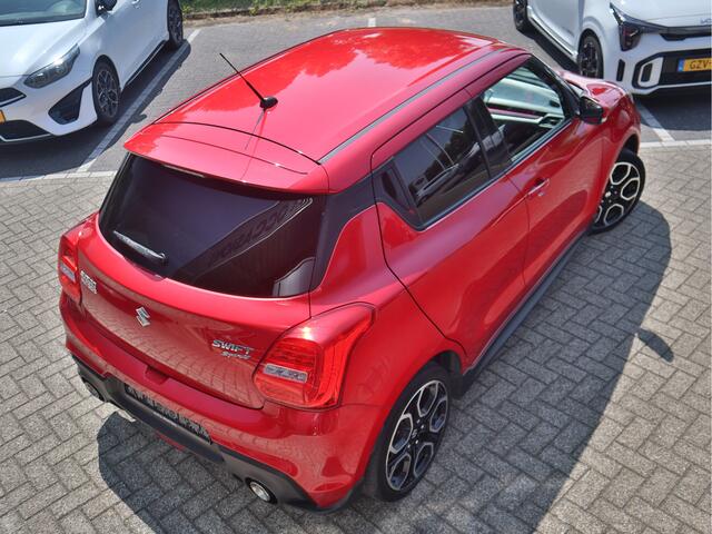 Suzuki SWIFT 1.4 Sport Smart Hybrid | Cr.Control | Stoelverw | Navi | BT | Camera | ECC | 17"LMV | LED |