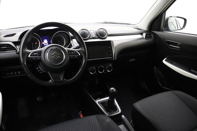 Suzuki SWIFT 1.0 Stijl Smart Hybrid 111pk | Navigatie | Adaptive Cruise Control | Climate Control | Camera | Achterspoiler | Stoelverwarming | Lichtmetalen Velgen