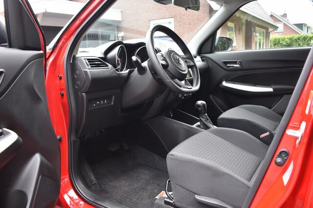 Suzuki SWIFT 1.2 Select SmartHybrid. CAMERA PDC ANDROID/APPLE CARPLAY STOELVE