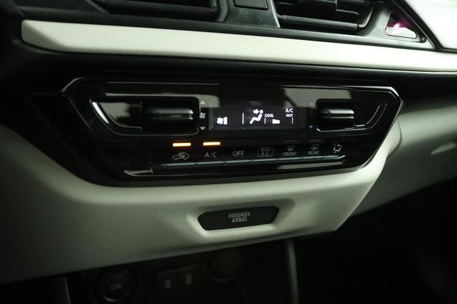 Suzuki SWIFT 1.2 Select Smart Hybrid | Airco | Cruise control adaptive | Navigatie | Camera | Stoelverwarming | Apple carplay, Android auto | Lichtmetalen wielen |