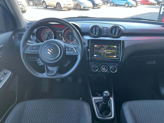 Suzuki SWIFT 1.2 Style Smart Hybrid / Camera / Navi / Blindspot / Keyless /