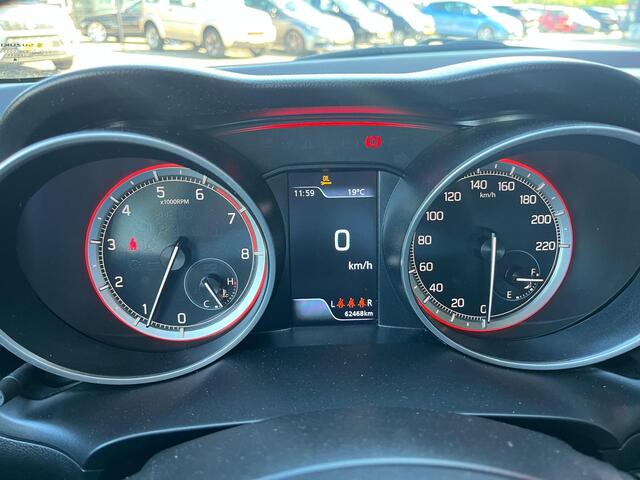 Suzuki SWIFT 1.2 Style Smart Hybrid / Camera / Navi / Blindspot / Keyless /