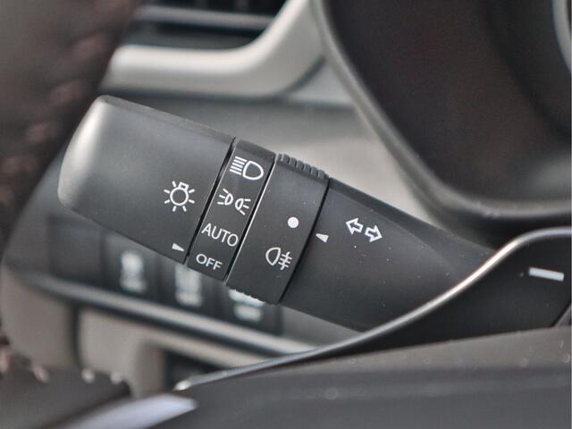 Suzuki SWIFT 1.2 Style Smart Hybrid | Navigatie | Camera | Stoelverwarming | 6Jr. Suzuki Garantie |