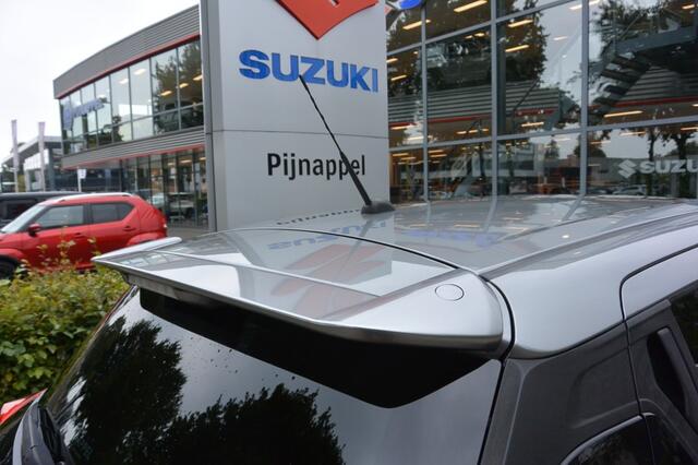 Suzuki SWIFT 1.2 Style AUTOMAAT 5-deurs Two-tone Spoiler/Navigatie/camera