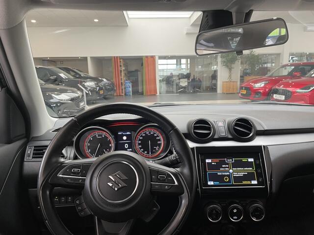 Suzuki SWIFT 1.2 Style Smart Hybride [ CLIMA I CAMERA I CARPLAY I NAVI ]