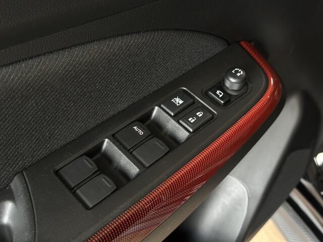 Suzuki SWIFT 1.4 140pk Sport | Navi | 17" | Carplay | Stoelverwarming | Camera | Volledig elk jaar onderhouden