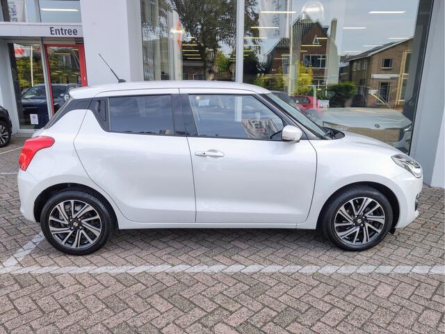 Suzuki SWIFT 1.2 STYLE SMART HYBRID AUTOMAAT Stoelverwarming | Keyless | Clima