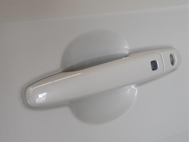 Suzuki SWIFT 1.2 Style Smart Hybrid | Nieuw model | Blind Spot | Keyless | Stoelverwarming | Camera | Rijklaarprijs