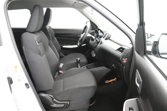 Suzuki SWIFT 1.0 Stijl Smart Hybrid | Keyless Entry | Navigatie | Cruise Control | Climate Control | Stoelverwarming |