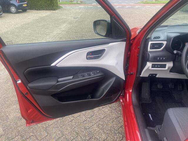 Suzuki SWIFT 1.2 Style Smart Hybrid | Direct uit voorraad leverbaar |