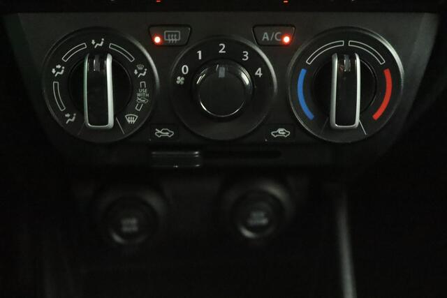 Suzuki SWIFT 1.2 Select Smart Hybrid | Airco | Camera | Apple carplay, Android auto | Stoelverwarming | All Season banden|