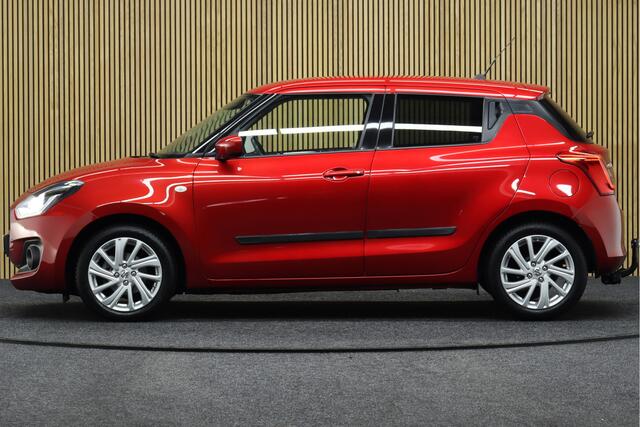 Suzuki SWIFT 1.2 Automaat Select Smart Hybrid | Adaptive-cruise | Afneembare Trekhaak | Airco | Navigatie | Apple Carplay & Android Auto | Dodehoekdetectie | Stoelverwarming | LM Velgen | All-season Banden