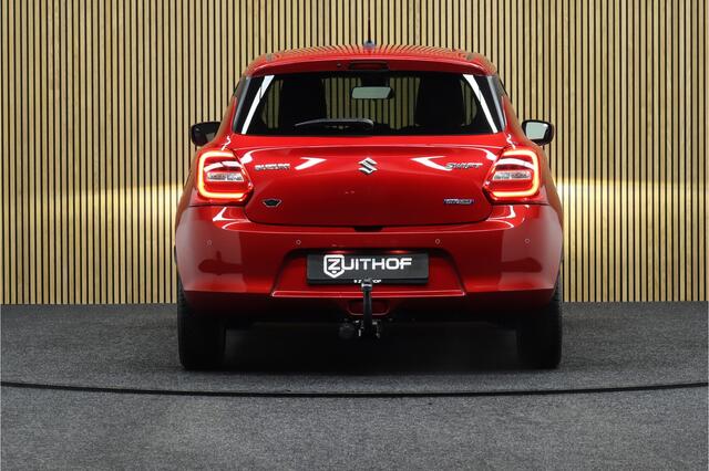 Suzuki SWIFT 1.2 Automaat Select Smart Hybrid | Adaptive-cruise | Afneembare Trekhaak | Airco | Navigatie | Apple Carplay & Android Auto | Dodehoekdetectie | Stoelverwarming | LM Velgen | All-season Banden