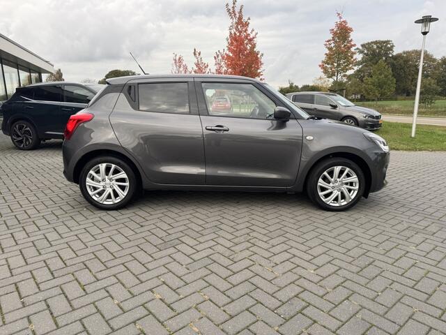 Suzuki SWIFT 1.2 Style Smart Hybr