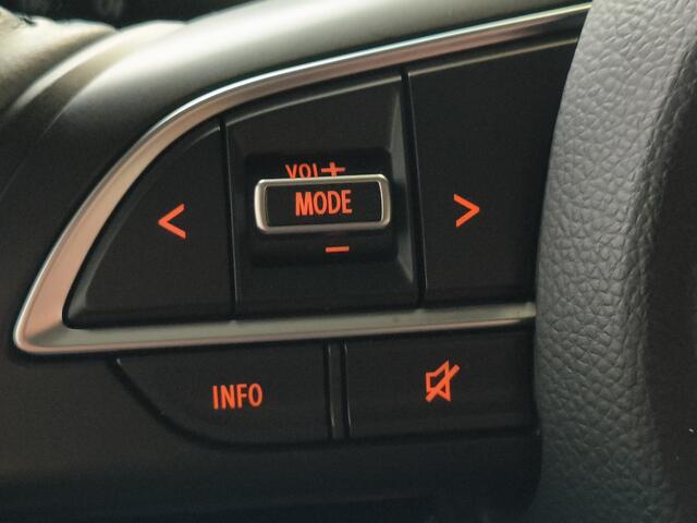 Suzuki SWIFT 1.2 Select Smart Hybrid uit 2023 Rijklaar + 12 maanden Bovag-garantie Henk Jongen Auto's in Helmond, al 50 jaar service zoals 't hoort!