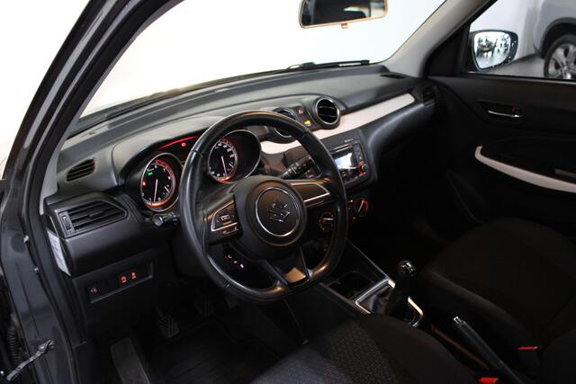 Suzuki SWIFT 1.2 Comfort Smart Hybrid / TREKHAAK AFNEEMBAAR /