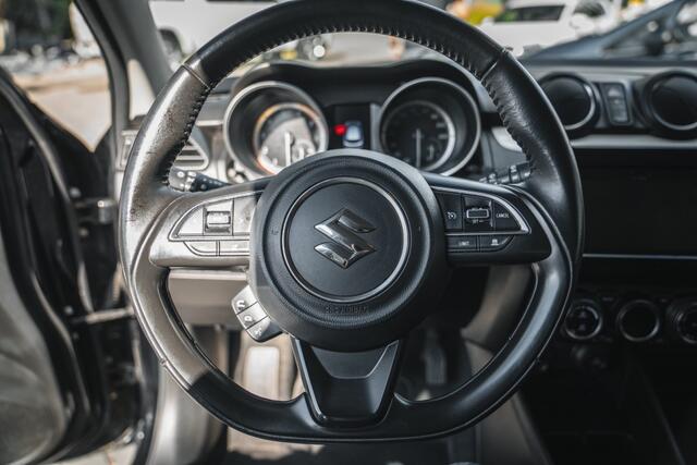 Suzuki SWIFT 1.0 STIJL SMART HYBR 1e eigenaar!!