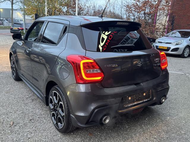 Suzuki SWIFT 1.4 Sport // 140 PK!! // ADAPTIVE CRUISE // CLIMA // STOELVERWARMING // KEY -LESS // LED //