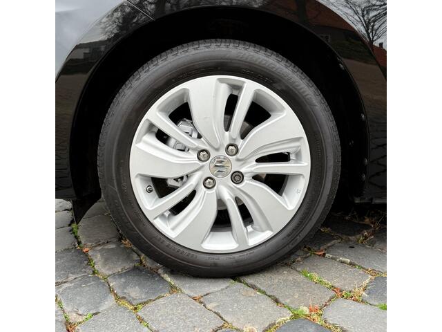 Suzuki SWIFT 1.0 Stijl Smart Hybrid | Carplay | Camera | Navi | Stoelverw. | All-in rijklaarprijs