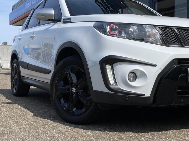 Suzuki VITARA 1.4 S / Adaptieve Cruise-Control / Stoelverwarming / Trekhaak / Radio-Bluetooth / Navi / LED / Getint-Glas / Elektr.-Pakket / PDC V+A met Camera-Achter / 17'' LMV / ENZ.