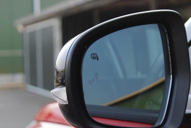 Suzuki VITARA 1.5 Hybrid Style 115PK Automaat Panoramadak, Navigatie, Parkeersensoren V en A, Stoelverwarming, Achteruitrijcamera