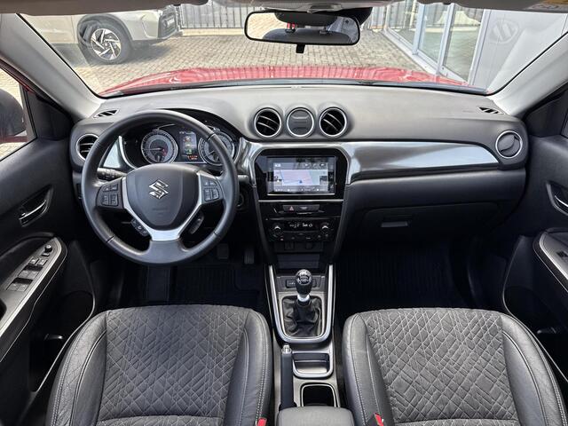 Suzuki VITARA 1.4 Boosterjet Style Smart Hybrid **NAVIGATIE/ PANORAMA DAK/ DODEHOEK DETECTIE/ 36 MAANDEN GARANTIE**