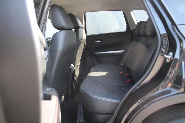 Suzuki VITARA 1.4 Boosterjet Style Hybrid Nieuw met 6 jaar garantie! Navigatie, Adaptieve Cruise Control, Parkeersensoren Voor en Achter, Stoelverwarming