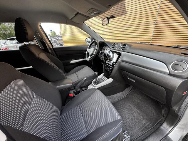 Suzuki VITARA 1.6 Exclusive Camera / Trekhaak / Navigatie