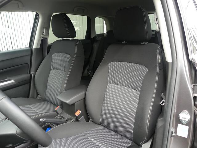 Suzuki VITARA 1.4 Boosterjet Select Smart Hybrid Navigatie, Apple CarPlay, Android Auto, Stoelverwarming, Achteruitrij-camera, Climate Control, Adaptive Cruise Control.