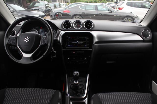 Suzuki VITARA 1.4 Boosterjet Select Smart Hybrid / Trekhaak / Camera / Navigatie / 17'' / DAB / Stoelverwarming / Getint glas / Cruise Control