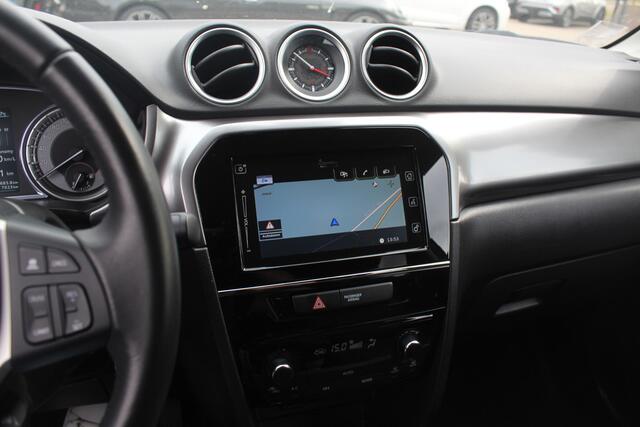 Suzuki VITARA 1.4 Boosterjet Select Smart Hybrid / Trekhaak / Camera / Navigatie / 17'' / DAB / Stoelverwarming / Getint glas / Cruise Control