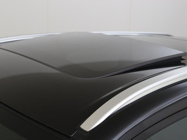 Suzuki VITARA 1.4 Boosterjet Style Smart Hybrid Two Tone | Panodak / Sunroof | Apple Carplay Android Auto | Rhino Pack |