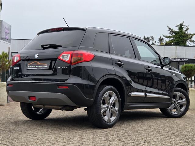 Suzuki VITARA 1.6 120pk Exclusive XENON|CRUISE CONTROL|ECC/AIRCO|BLUE TOOTH TELEFONIE|USB|STOELVERWARMING|TREKHAAK AFNEEMBAAR|17 INCH Maandag tot Vrijdag geopend van 09.00 uur tot 20.00 uur en Zaterdag van 09.00 tot 18.00 uur
