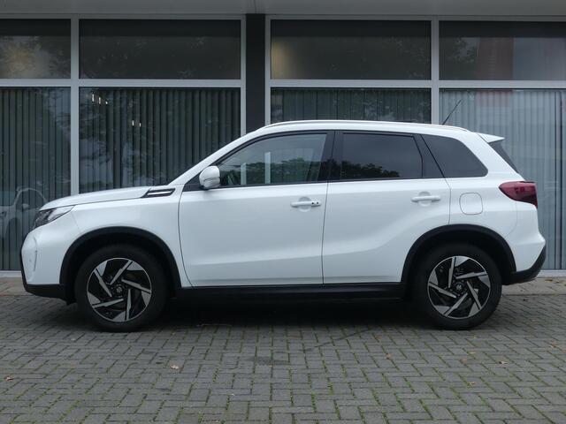 Suzuki VITARA 1.5 Hybrid Style AUTOMAAT PANO-DAK ALL SEASON Camera, Cruise Contr., Navi, Apple Carpl/Andr Auto, Panorama dak, Sensoren Voor/Achter, All Season Bnd.