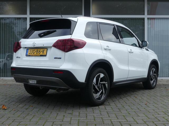 Suzuki VITARA 1.5 Hybrid Style AUTOMAAT PANO-DAK ALL SEASON Camera, Cruise Contr., Navi, Apple Carpl/Andr Auto, Panorama dak, Sensoren Voor/Achter, All Season Bnd.