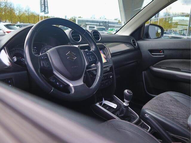 Suzuki VITARA 1.4 Boosterjet Style Smart Hybrid | Navigatie | All season banden | Afneembare trekhaak | Automatische Airco | Keyless