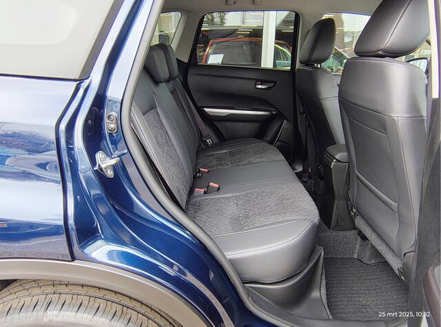 Suzuki VITARA 1.4 BOOSTERJET STYLE SMART HYBRID + PANO Beschikbaar! | Met 6 JAAR GARANTIE! | Inclusief ¤ 2.023,- Voorraad Voordeel