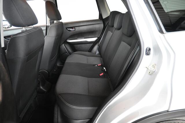 Suzuki VITARA 1.6 Exclusive Clima Navigatie Trekhaak Goed Onderhouden! Inruil Mogelijk!