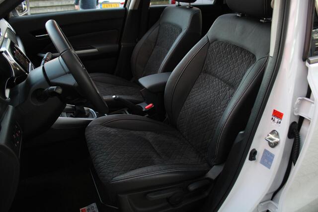 Suzuki VITARA 1.4 Boosterjet Style Smart Hybrid Achteruitrijcamera, Cruise Control Adaptief, Stoelverwarming, Navigatie, Apple Carplay/Android Auto