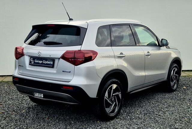 Suzuki VITARA 1.4 Boosterjet Smart Hybrid Style MY 2026 - 17" Wielen - Camera achter - Verwarmbare voorstoelen - Privacy Glass - Apple carplay Android auto - kunstlederen/suede bekleding - Dodehoek Detectie