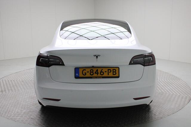 Tesla Model 3 Standard RWD Plus 60 kWh | Autopilot | Panoramadak | NL auto | Navigatie Fullmap | Trekhaak (afn.)