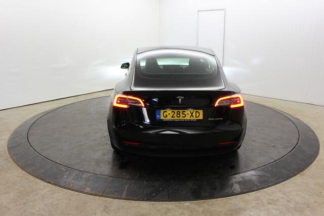 Tesla Model 3 Long Range AWD 75 kWh TuningPakket Tesla + Full self Driving Geleverd Camera Leder Panodak
