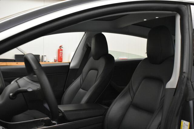 Tesla Model 3 Long Range AWD 75 kWh Top Staat Autopilot FSD Comp Trekhaak Camera Leder Pano